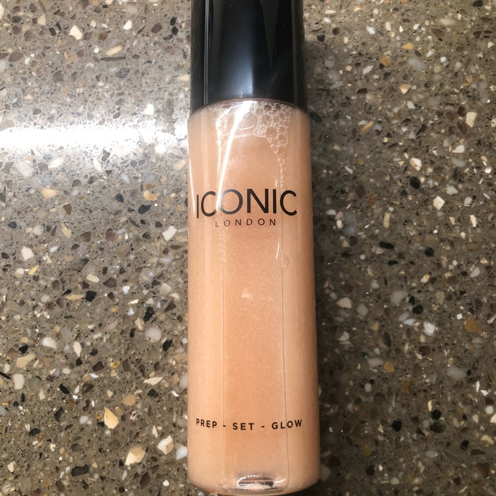 Iconic London prep set and glow face spray